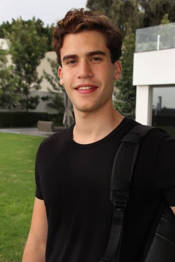 Harvard student startup makes plant-based keto meal shake